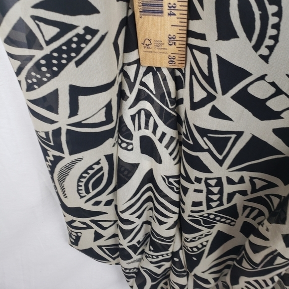 Chico's Black And Taupe Abstract Shapes Sleeveless Maxi 100% Silk Dress Sz L - Picture 10 of 10